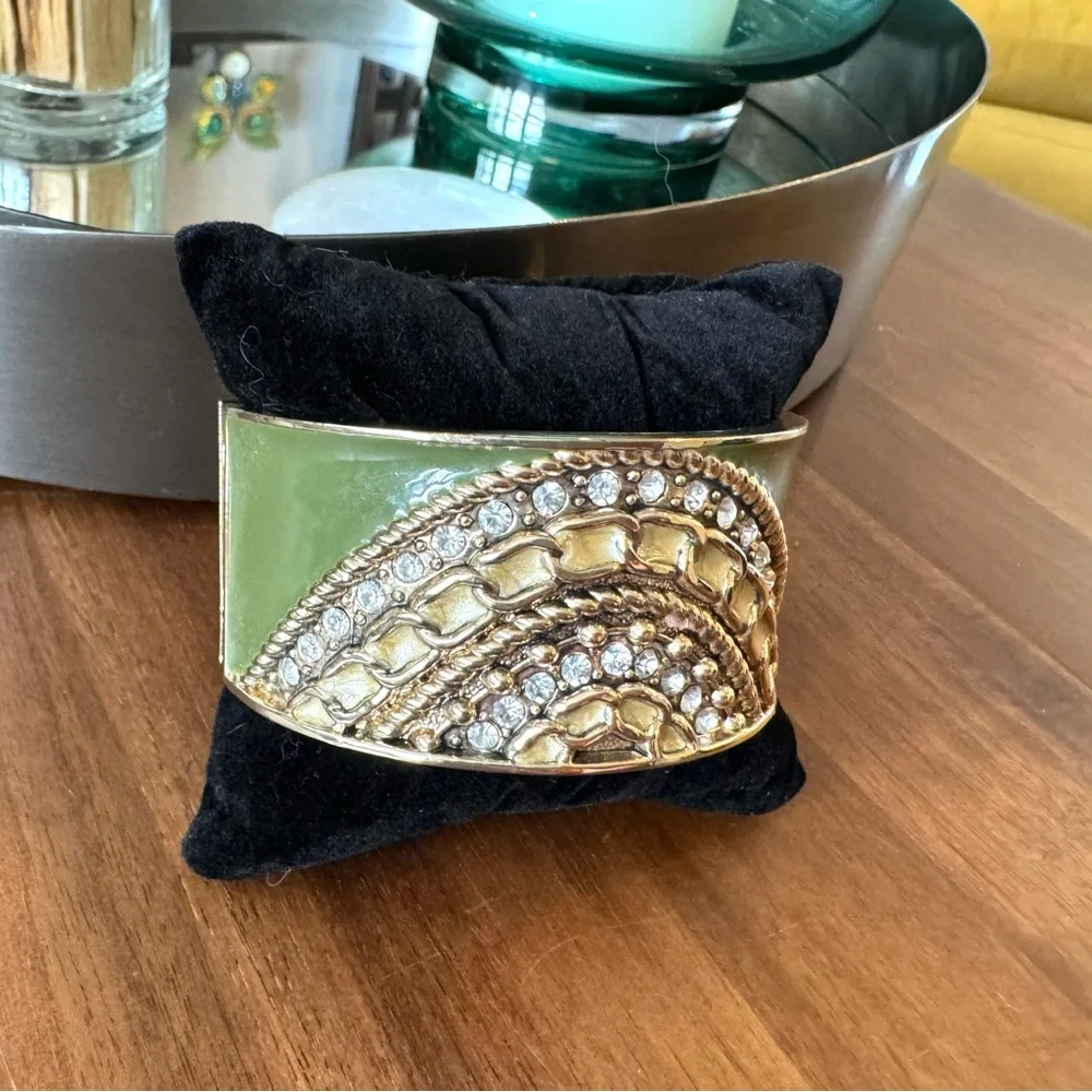 Retro Chain Design Wide Clamper Bracelet